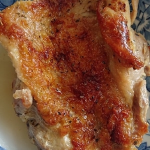 鶏もも肉のハーブソルト焼き♪バジル添え